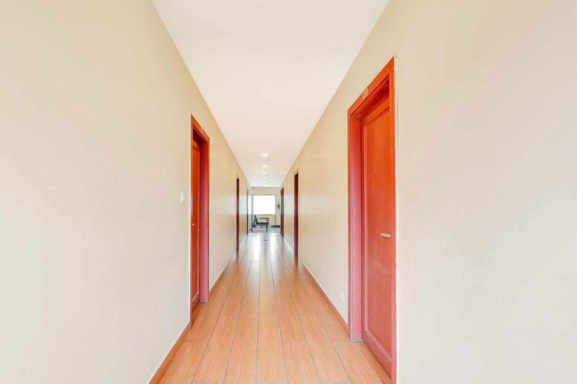 Super Townhouse Visakhapatnam Otel Dış mekan fotoğraf