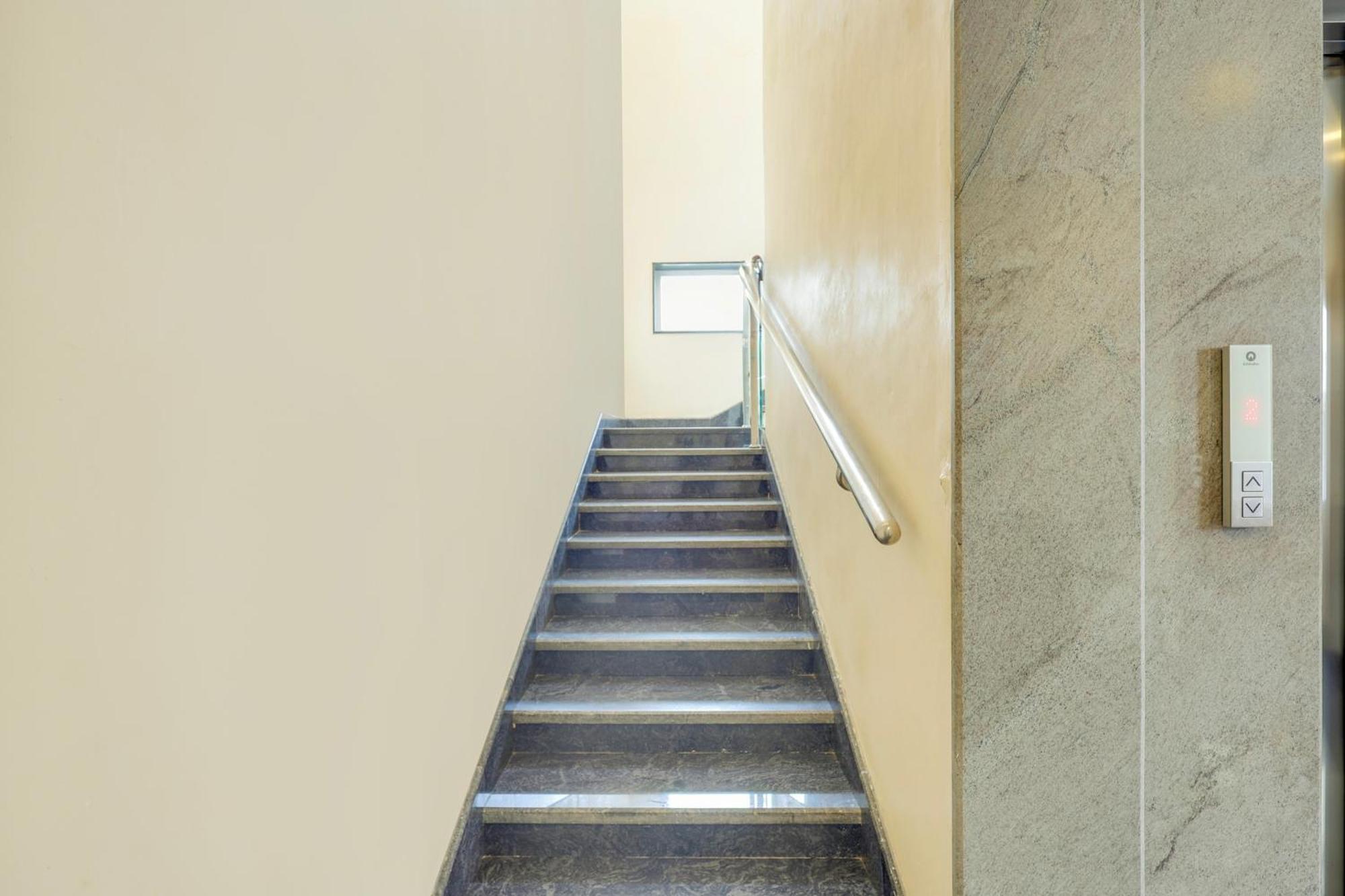 Super Townhouse Visakhapatnam Otel Dış mekan fotoğraf