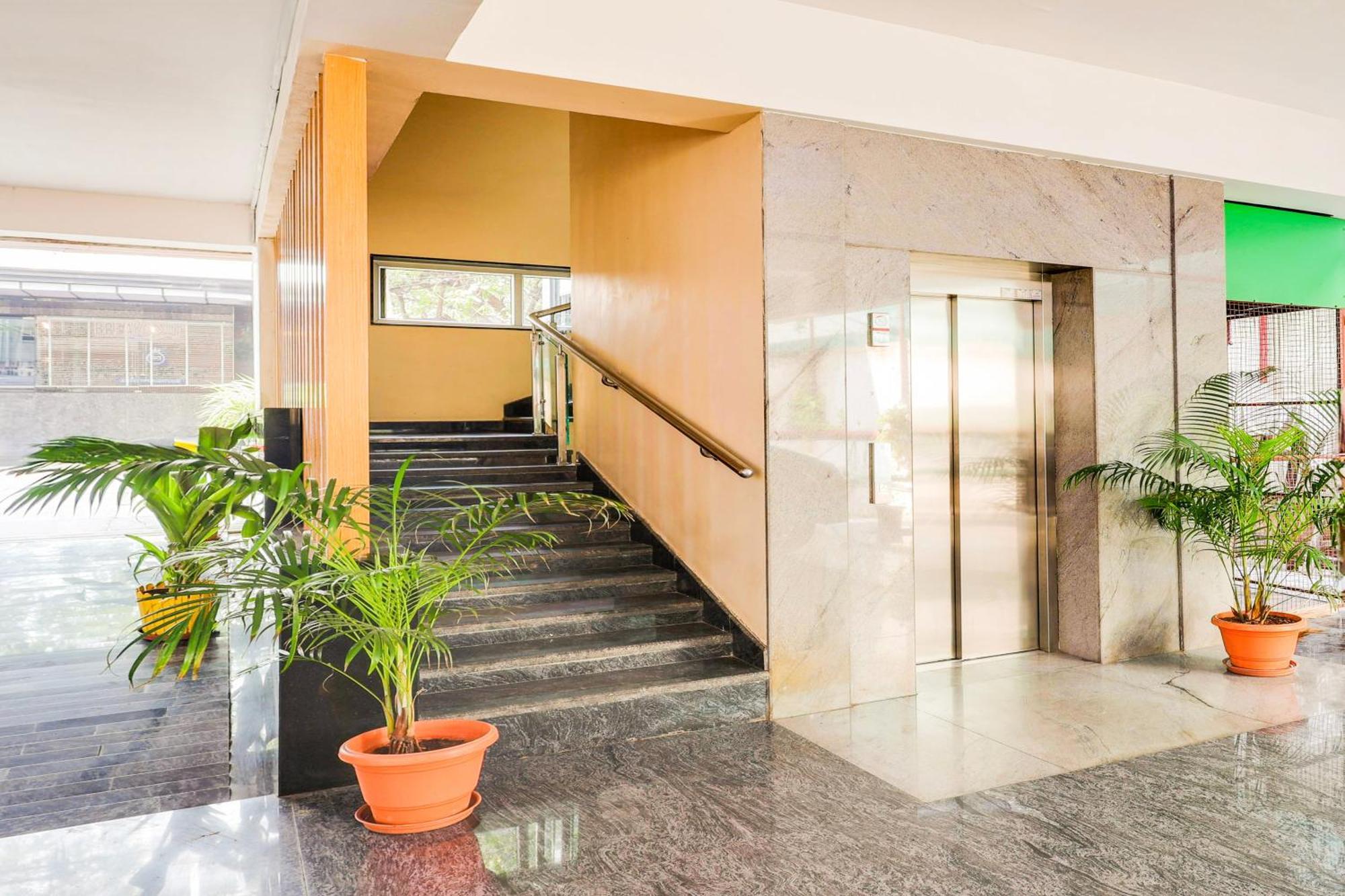 Super Townhouse Visakhapatnam Otel Dış mekan fotoğraf